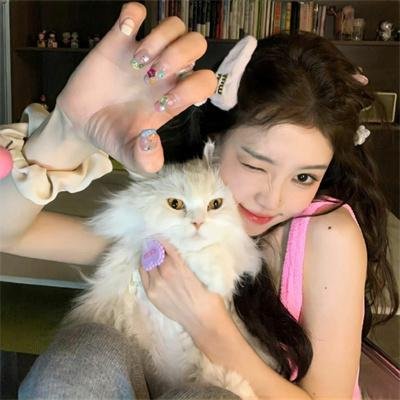 爱长颈鹿的女人